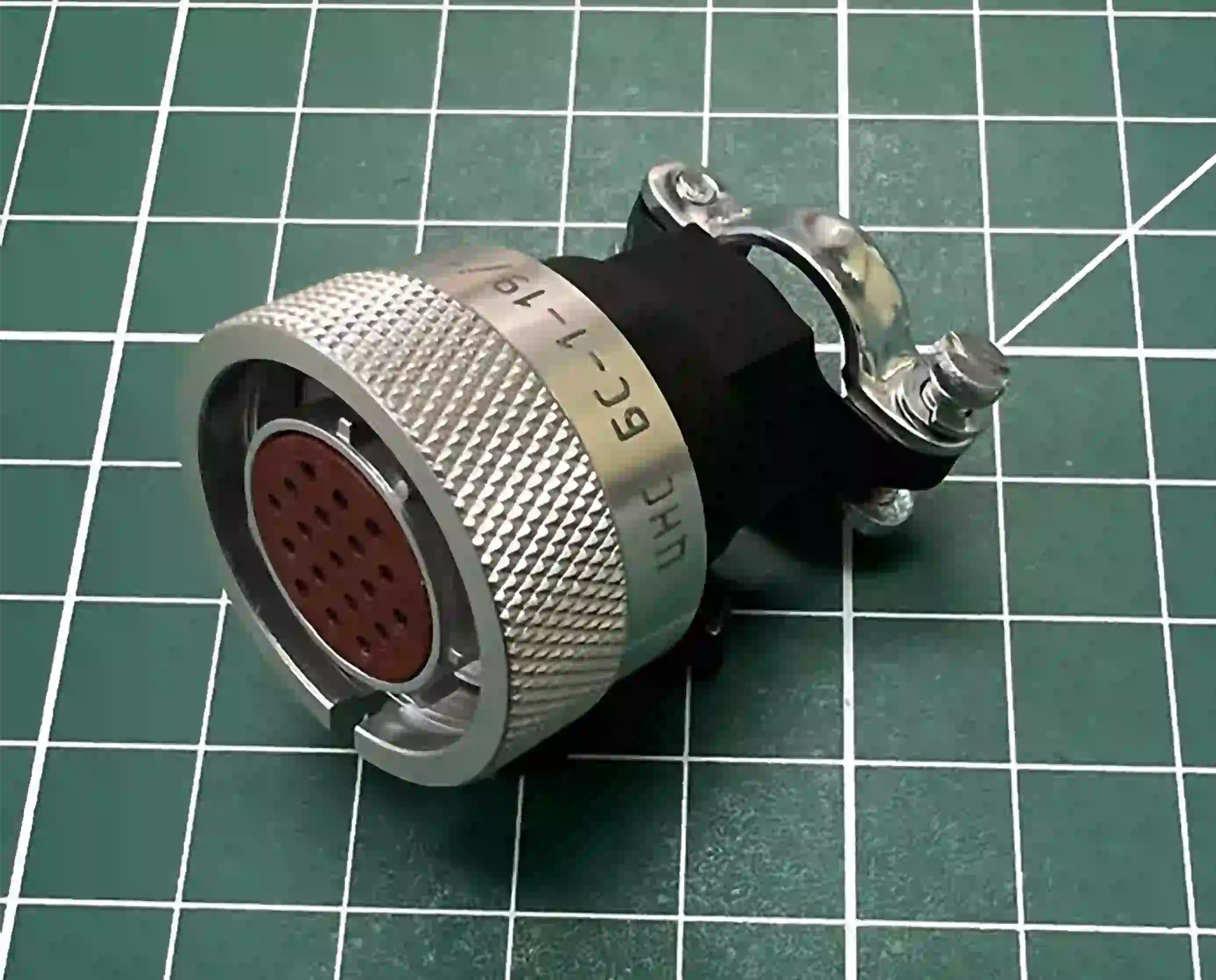 Товар - ЦНС-БС-1-19/18Р12-1-В Розетка кабельная 